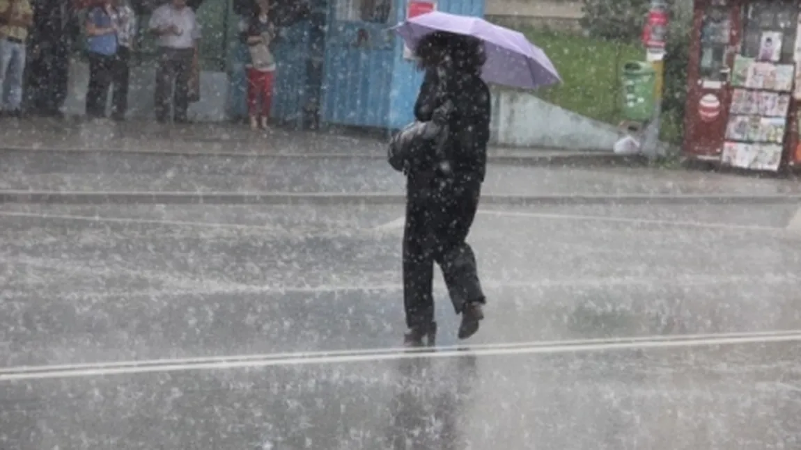 ALERTE METEO şi HIDRO: ploi abundente, grindină, temperaturi scăzute şi inundaţii