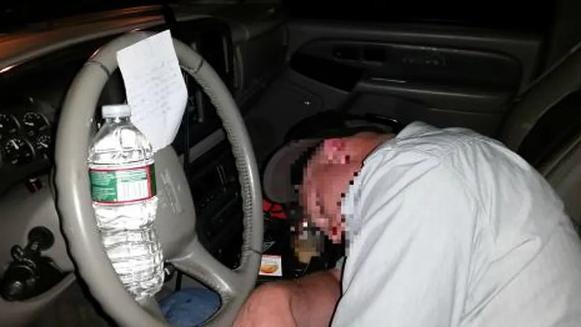 Un şofer beat mort a adormit cu capul pe volan. Când s-a trezit a avut SURPRIZA VIEŢII