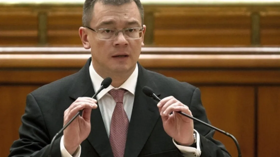 Mihai Răzvan Ungureanu, votat de Parlament ŞEF la SIE