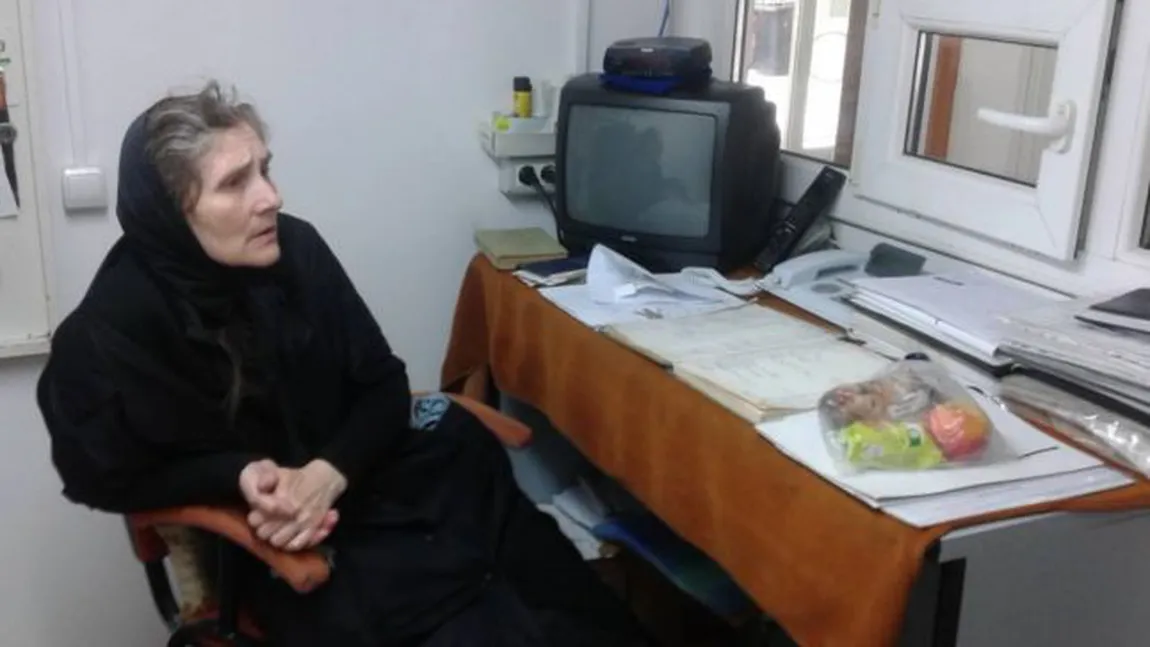 O femeie de serviciu cu masterat în Robotică lucrează ca portar la o facultate din Timişoara