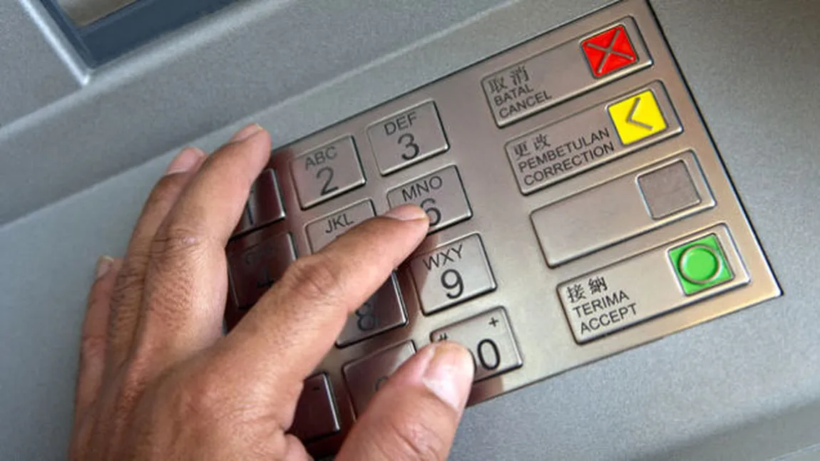 Ce se întâmplă dacă introduci codul PIN al cardului bancar INVERS în BANCOMAT