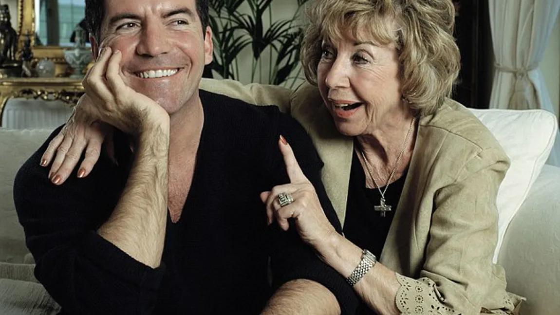 Mama lui Simon Cowell a murit