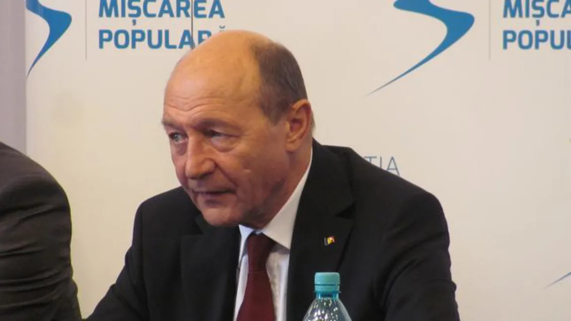 Băsescu: Grecia nu va ieşi din zona euro, indiferent de rezultatul referendumului. Tsipras trebuie să plece