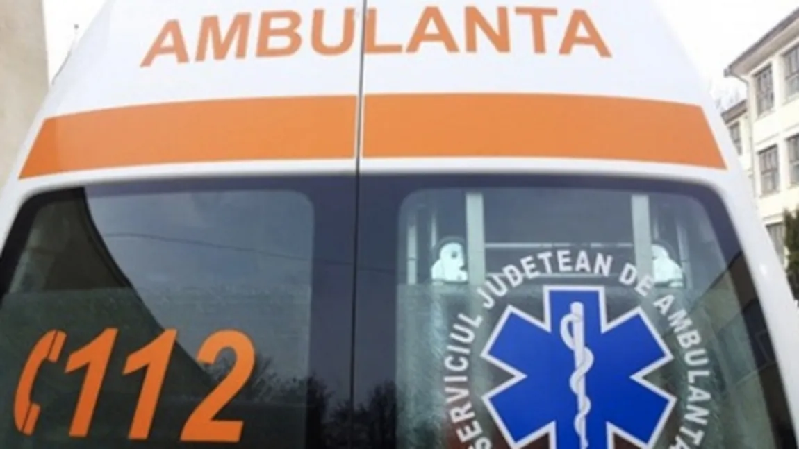 ÎNFIORĂTOR: Adolescentă legată de pom şi înjunghiată de propria mamă