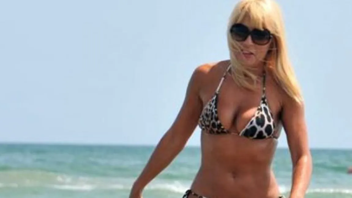 Elena Udrea se relaxează într-un complex de lux din Mamaia