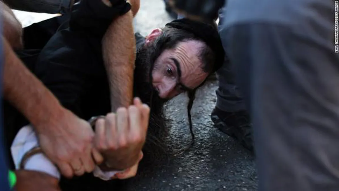 Panică la Ierusalim. Un evreu ultraortodox a înjunghiat şase persoane la Gay Pride VIDEO