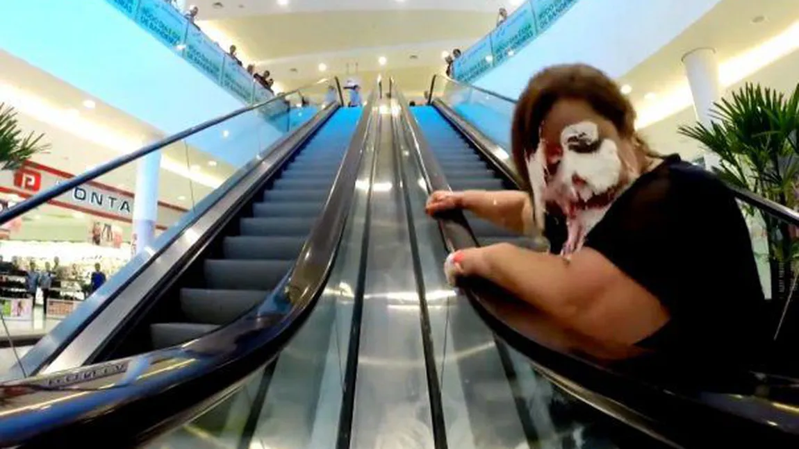 SCANDAL la mall, transformat în VIDEO VIRAL. 100 de MILIOANE de oameni au RÂS ÎN HOHOTE