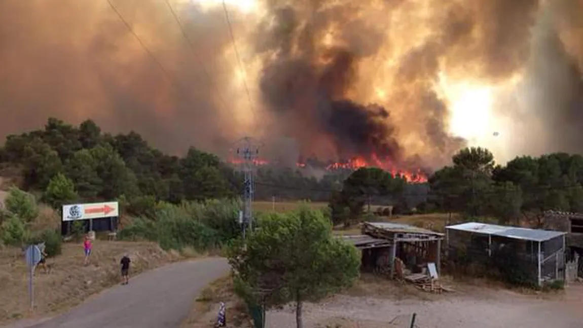 Vremea extremă face ravagii în Europa. Mii de oameni au fost evacuaţi din calea incendiilor VIDEO