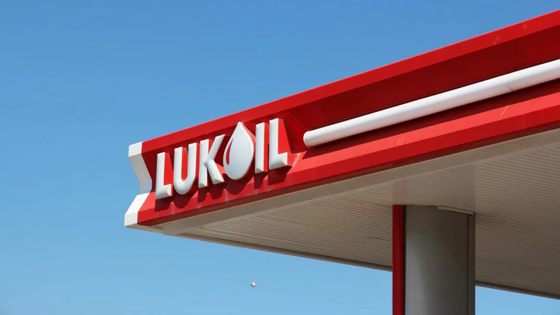 Procurorii au pus SECHESTRU pe conturile Lukoil