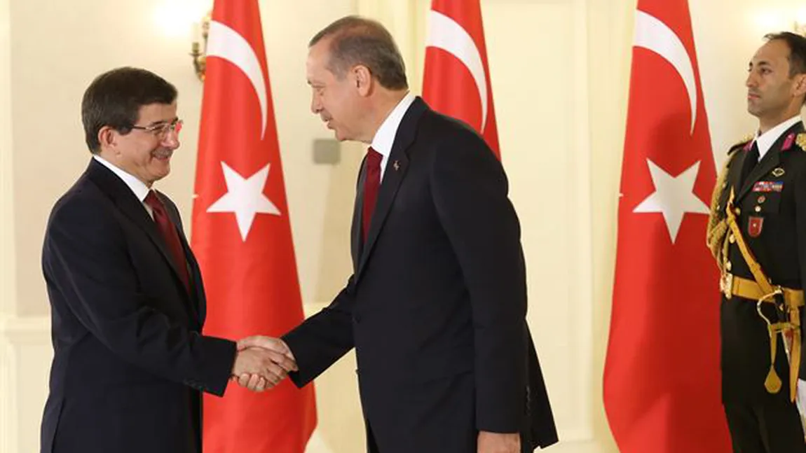 Prim-ministrul turc demisionar a fost însărcinat de către preşedintele ţării să formeze un nou guvern