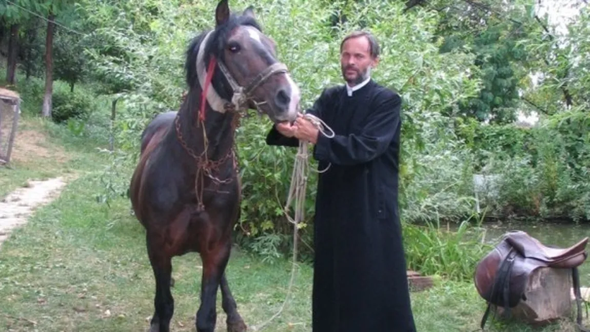 Un preot caterisit vrea să îşi facă o casă sub formă de BISERICĂ