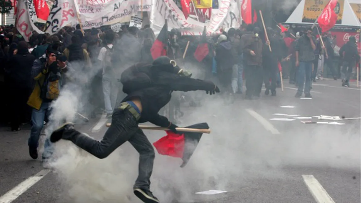 14 cetăţeni străini, ARESTAŢI în timpul protestelor violente de la Atena
