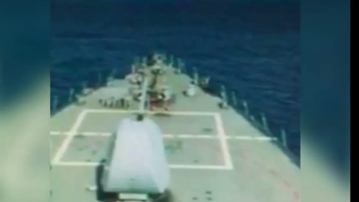 O rachetă a EXPLODAT la bordul unui vas militar al SUA VIDEO