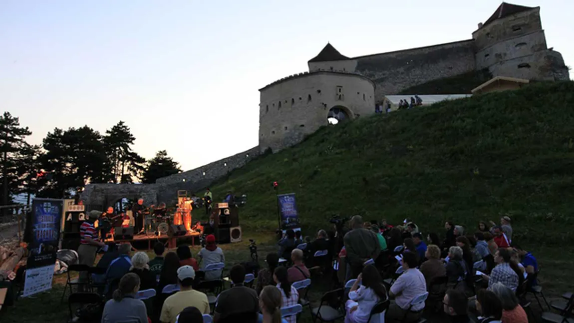 Peste 40 de proiecţii de filme. Începe cea de-a VII-a ediţie a Festivalului de Film Istoric de la Râşnov