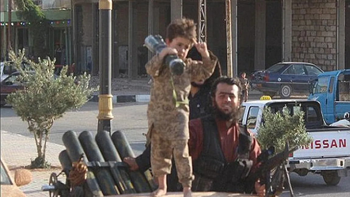 Jihadiştii recrutează minori din Siria şi îi trimit să lupte alături de combatanţii islamişti