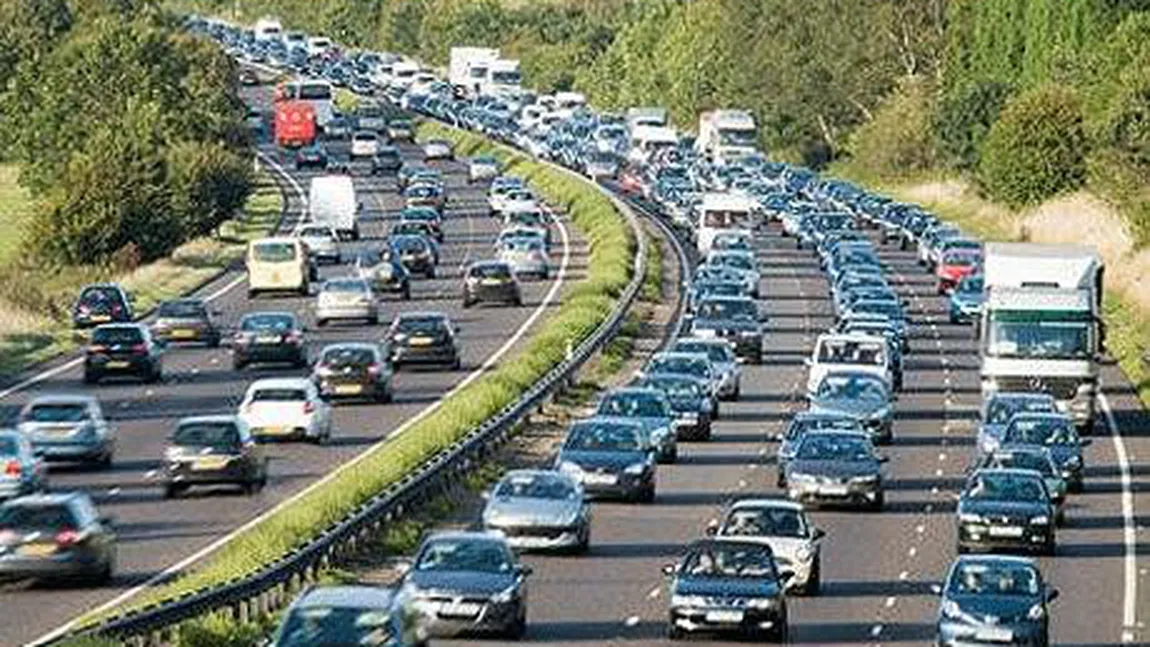 REGULI CIUDATE pe care trebuie să le respecţi dacă nu vrei să o păţeşti când conduci în străinătate FOTO