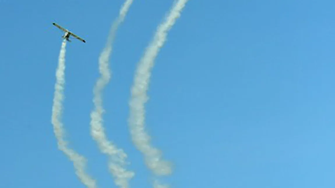 Tragedie la un miting aviatic, în Elveţia. Un pilot a murit după ce două avioane s-au ciocnit