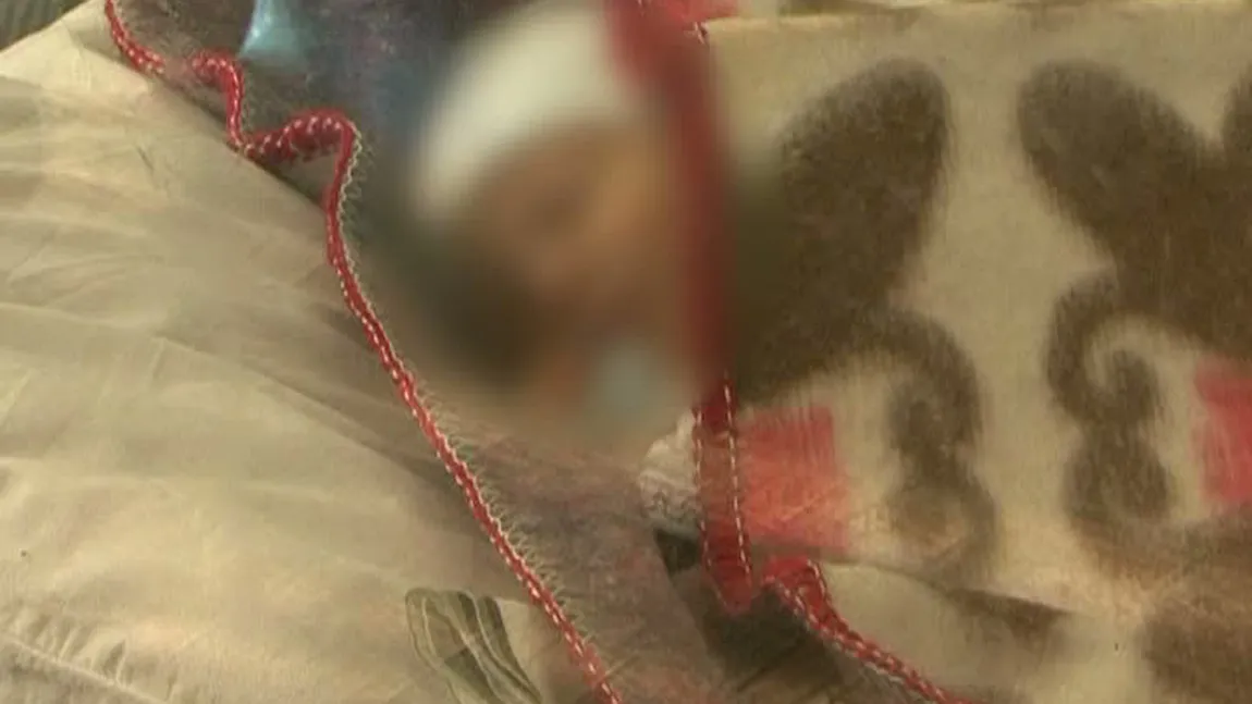 Bebeluşul abandonat pe un câmp din Suceava a ajuns în grija statului