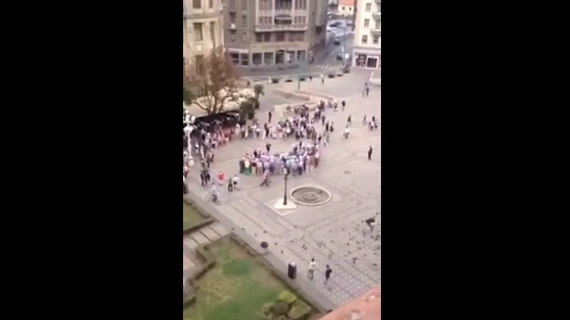 Corul Regal din Olanda, alungat de poliţişti din Piaţa Libertăţii din Timişoara VIDEO