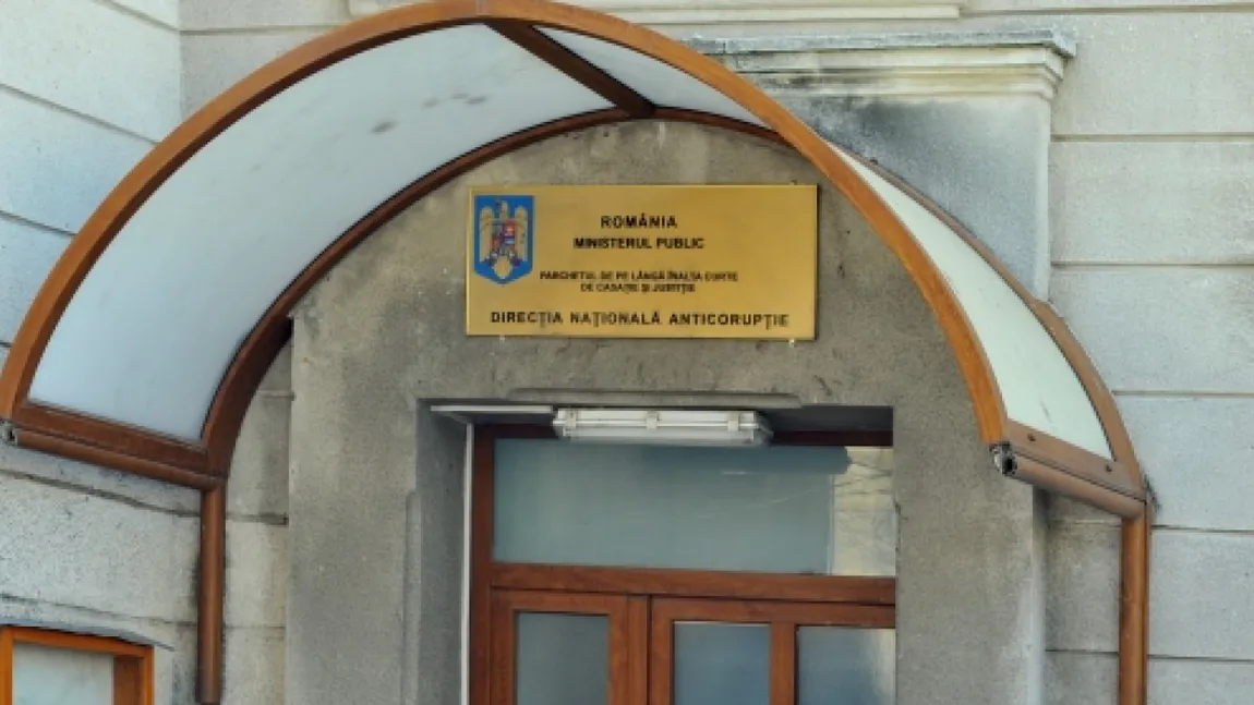 Doi directori din Primăria Sectorului 1 au fost reţinuţi de DNA