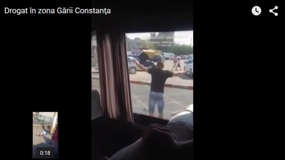 Imagini CUMPLITE în Constanţa: Un bărbat, posibil drogat, a băgat spaima în oameni VIDEO