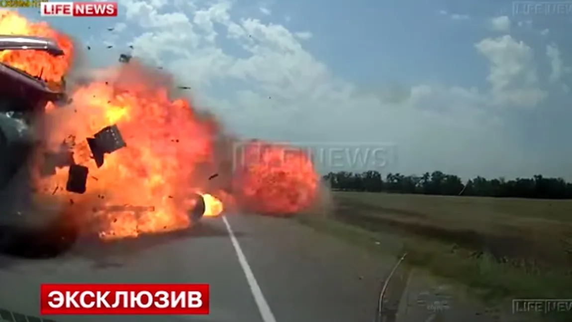 Accident ŞOCANT pe autostradă. Două TIRURI s-au ciocnit într-o EXPLOZIE de proporţii VIDEO