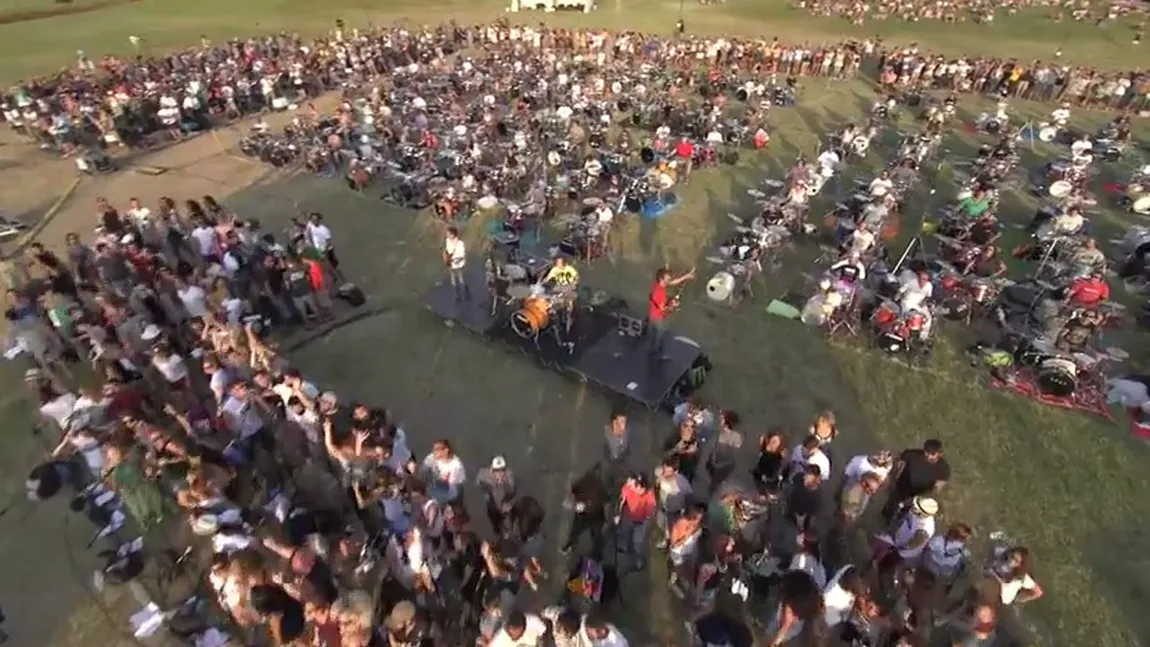O mie de muzicieni, în concert pentru formaţia lor preferată. Reacţia stârnită este FABULOASĂ - VIDEO