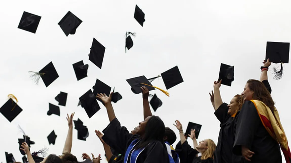 OUG: Diplomele absolvenţilor unor forme de studii neautorizate vor fi recunoscute