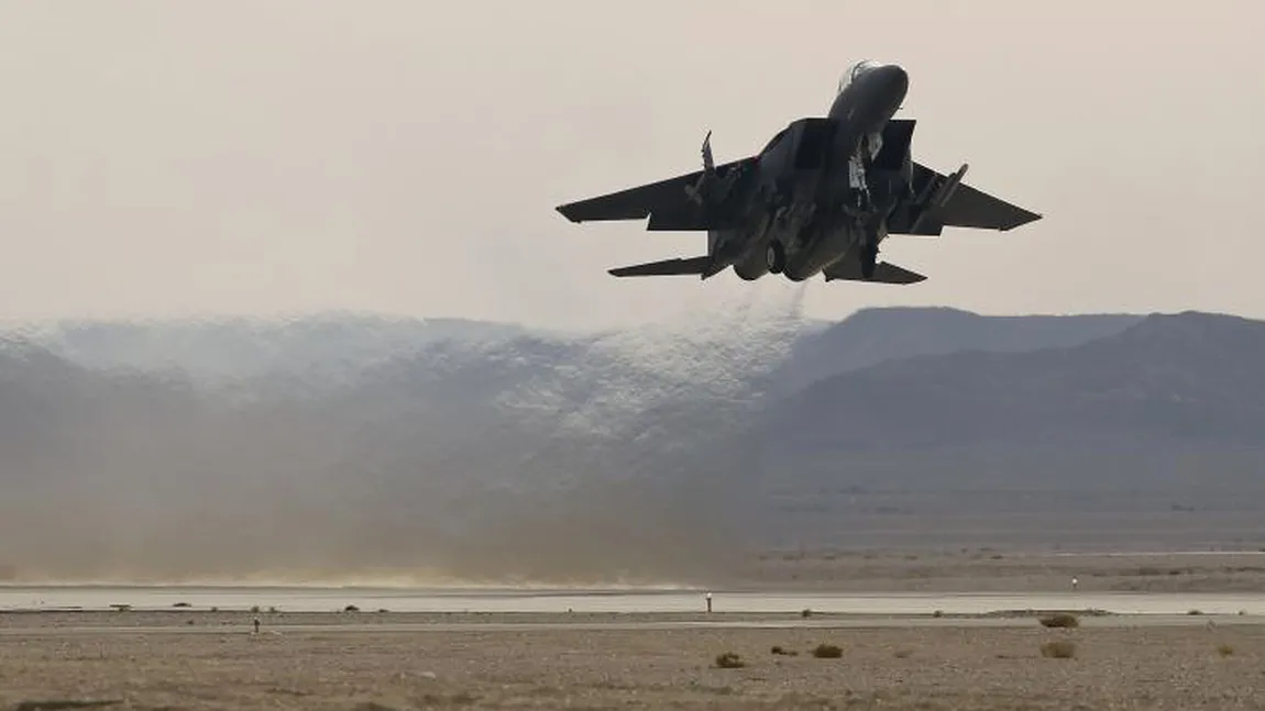 Raiduri aeriene cu avioane turceşti împotriva poziţiilor Statului Islamic din Siria