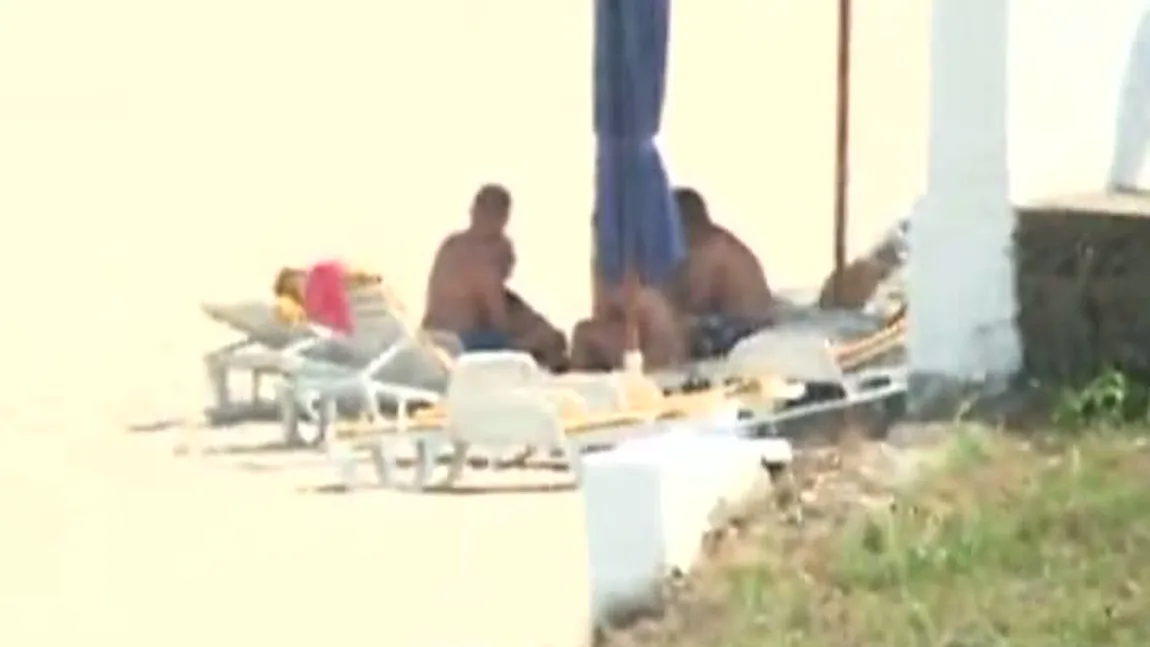 PRIMELE IMAGINI cu Klaus Iohannis pe plajă, la Neptun