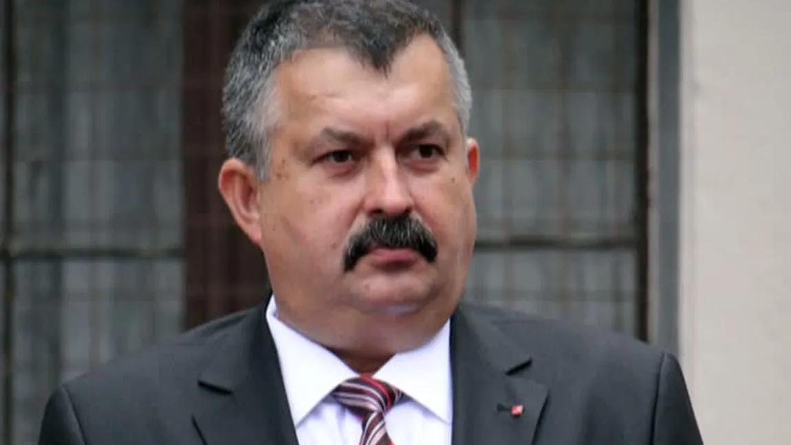 Avere fabuloasă a unui funcţionar public. Un şef de inspectorat a agonisit cât alţii în şapte vieţi FOTO