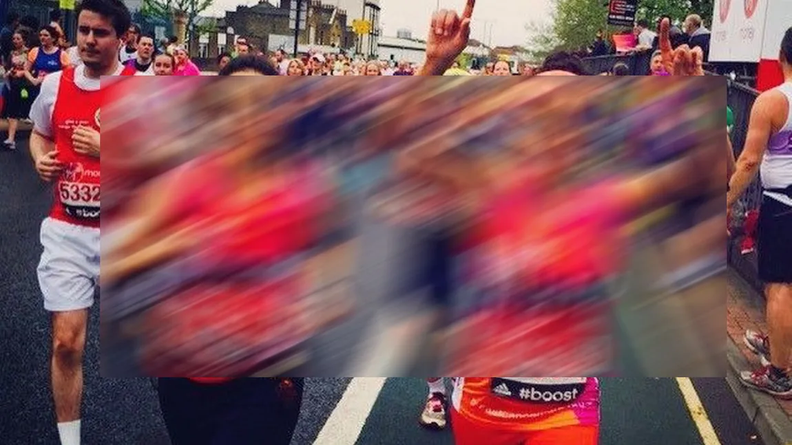 I-a ţâşnit sângele în timp ce alerga la maraton. Imagini şocante cu o femeie PUTERNICĂ VIDEO