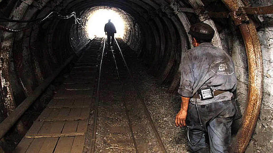 15 mineri de la Băiţa au intrat în GREVA FOAMEI