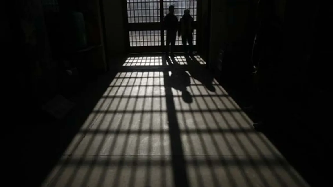 Guvernul a aprobat construcţia a două penitenciare