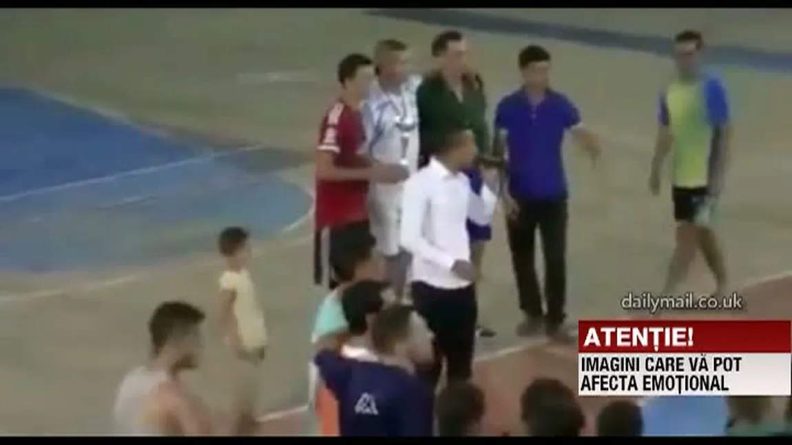 Un prezentator face infarct în direct şi moare chiar în timp ce prezenta un eveniment VIDEO