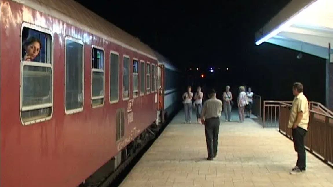 TRENURI BLOCATE mai bine de şase ore în gara din Alba Iulia VIDEO