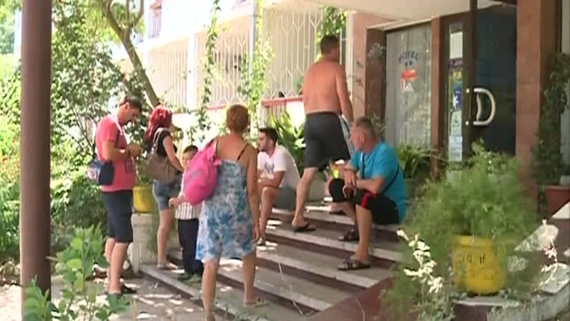 Scandal pe litoral. Turişti păcăliţi cu locurile de cazare