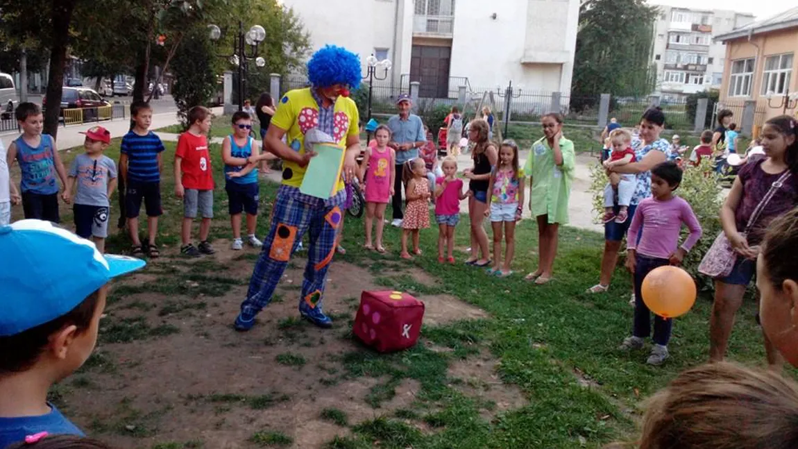 Un clovn a fost amendat de un poliţist local pentru că făcea prea gălăgie într-un spectacol pentru copii
