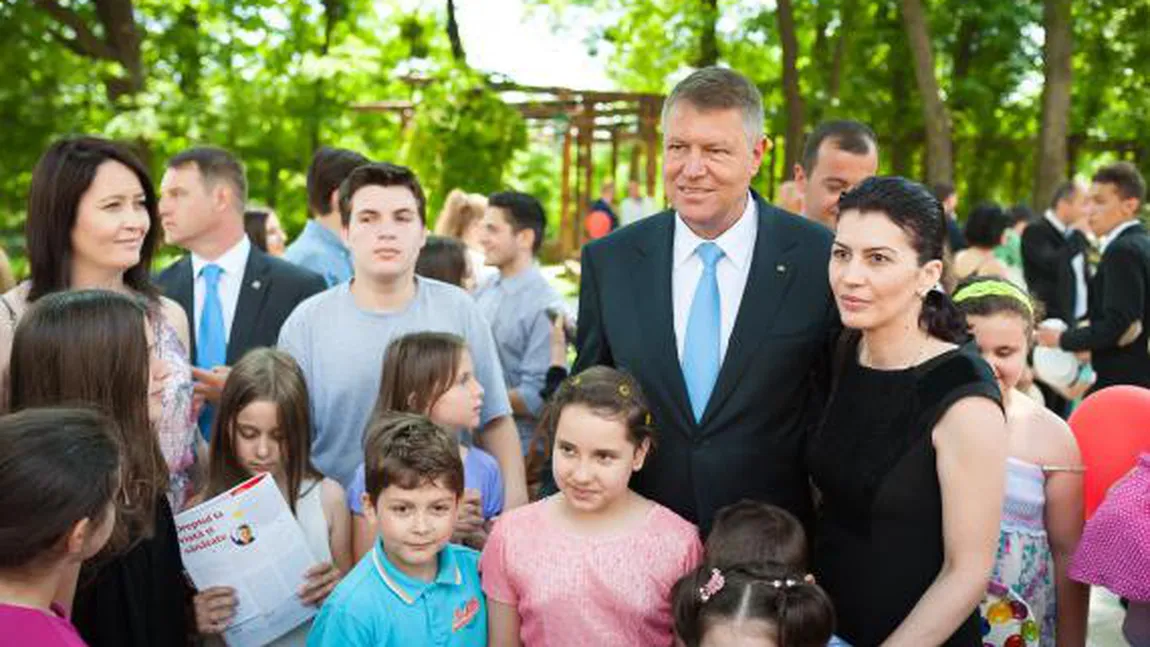 Iohannis deschide anul ŞCOLAR la Târgovişte: Le urez un AN BUN celor care simt EMOŢIA primei zile de şcoală
