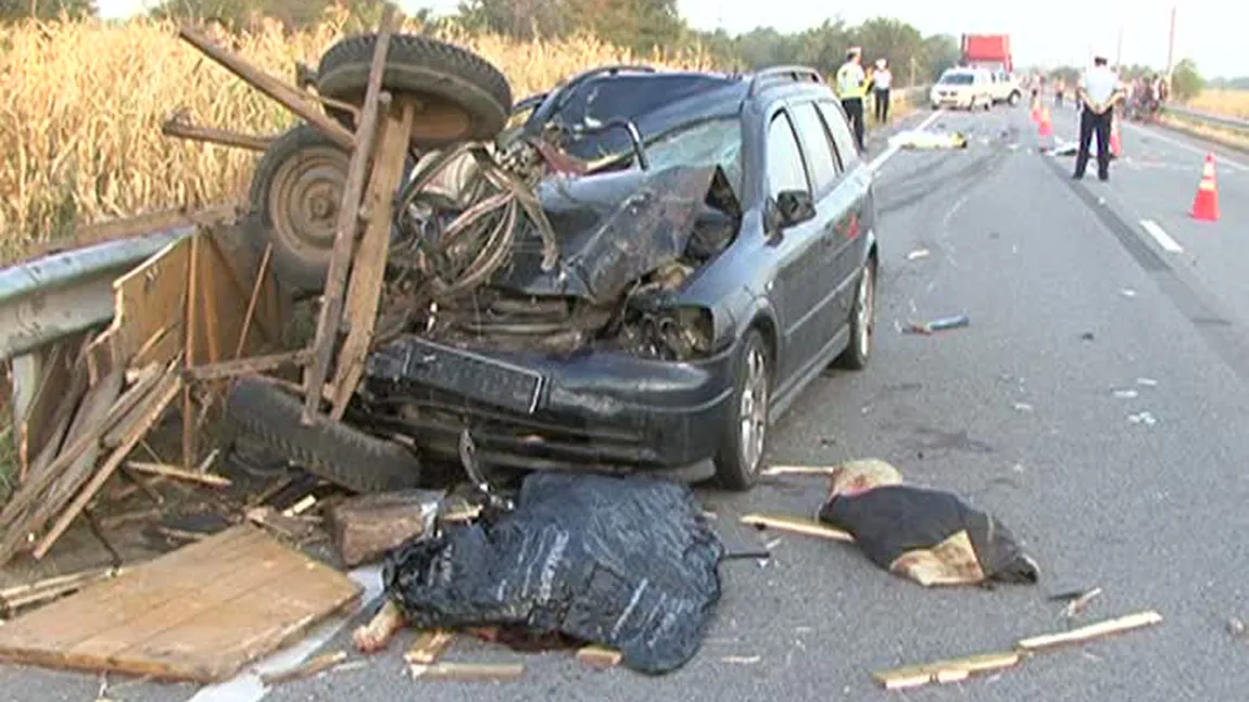 Accident TERIBIL pe DN6. Trei morţi şi patru răniţi grav