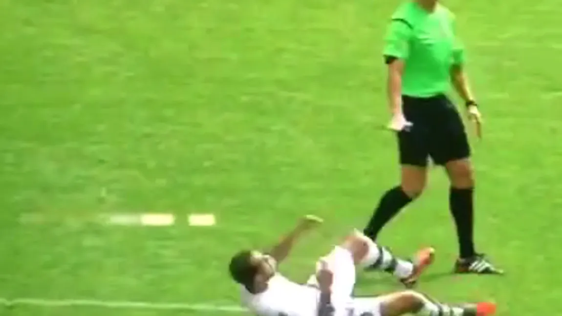 Placajul arbitrului. Intervenţie brutală a centralului, împotriva unui fotbalist, în Spania VIDEO