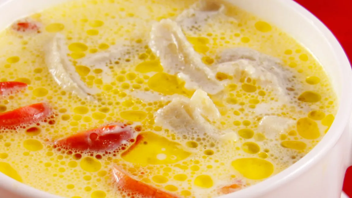REŢETE CIORBĂ DE BURTĂ delicioasă. De ce trebuie să pui usturoiul în COAJĂ
