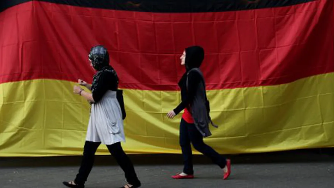 CRIZA IMIGRANŢILOR. Germania a primit peste 280.000 de imigranţi într-o LUNĂ, cât în tot ANUL 2014