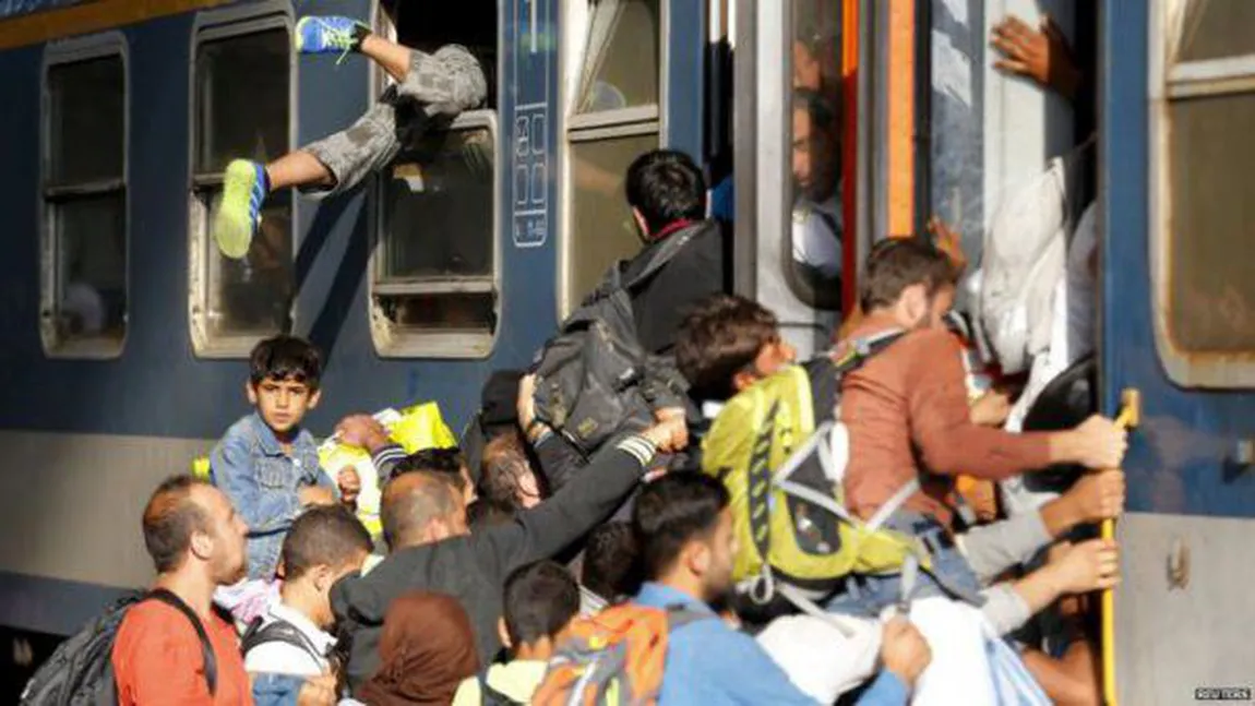 Autorităţile din Ungaria au arestat mecanicul unui tren croat cu imigranţi. Croaţia neagă
