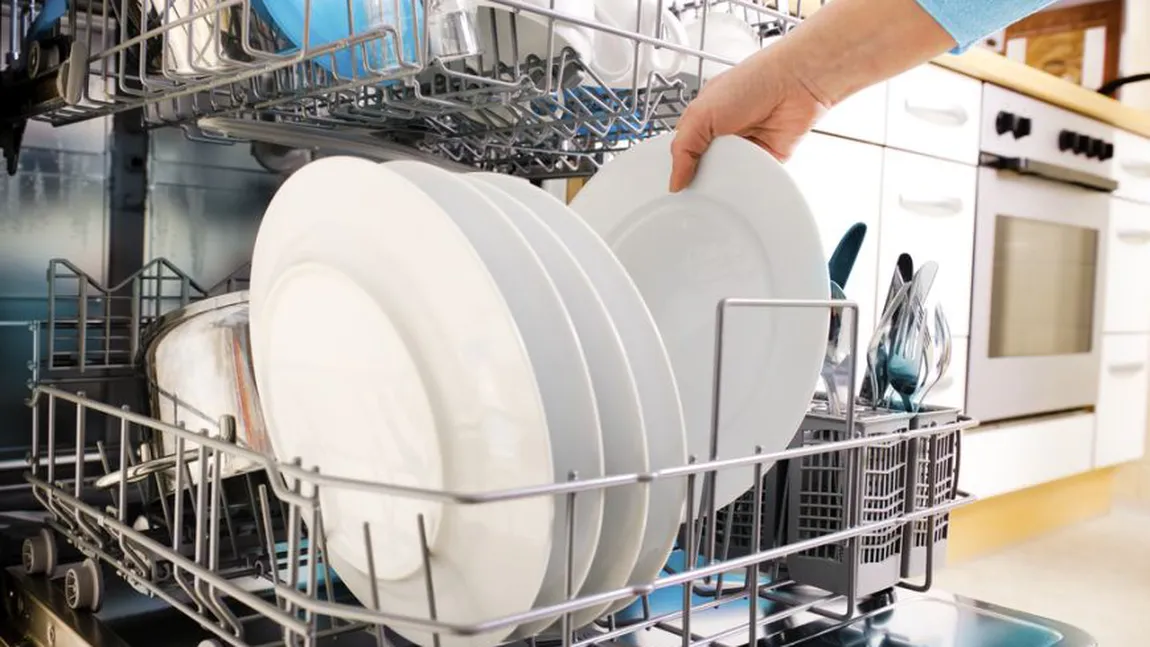Lucruri pe care le poţi curăţa în maşina de spălat vase. Nu te-ai fi gândit la ele