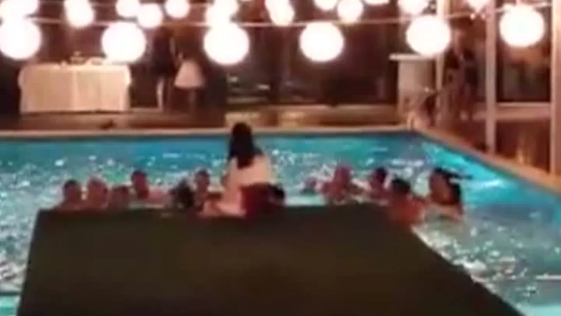 Nuntă cu horă în piscină, spectacol românesc VIDEO SENZAŢIONAL