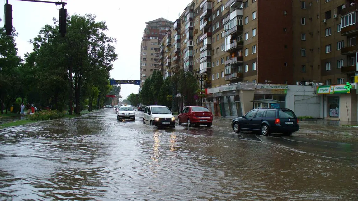 ALERTĂ METEO: Va ploua în 24 de ore cât pentru două săptămâni