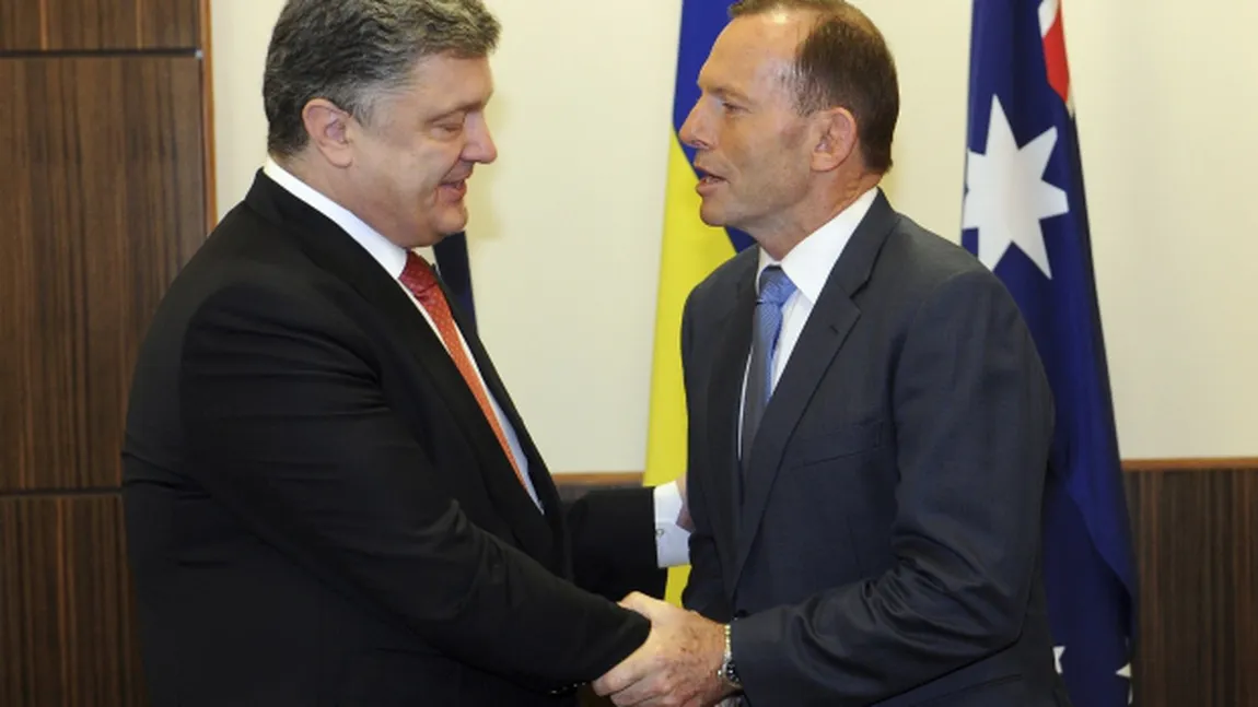 Preşedintele Poroşenko îi propune fostului premier australian Tony Abbott un post de consilier în Ucraina FOTO