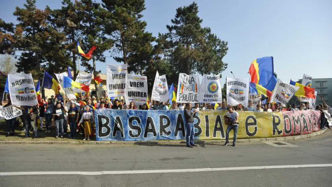 INCIDENTE la Neptun, înaintea şedinţei de Guvern România-Moldova: Unioniştii s-au îmbrâncit cu jandarmii