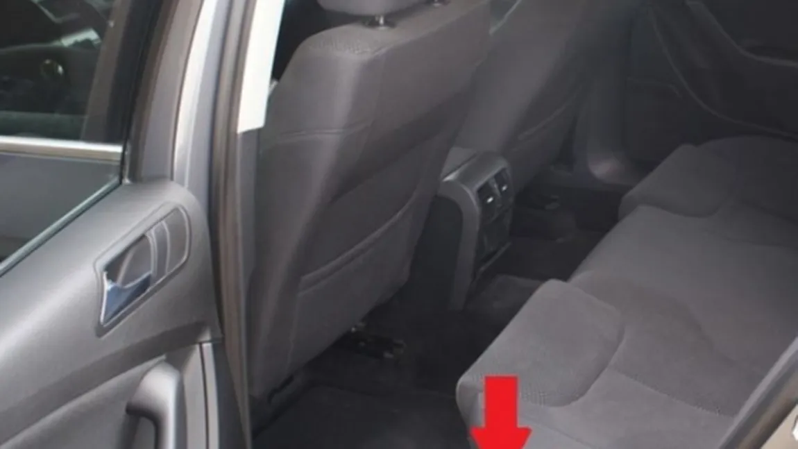 Poliţiştii au oprit o maşină în trafic pentru control. Au rămas înmărmuriţi când au văzut ce este sub banchetă